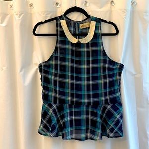 “Hollister” Size Medium Top